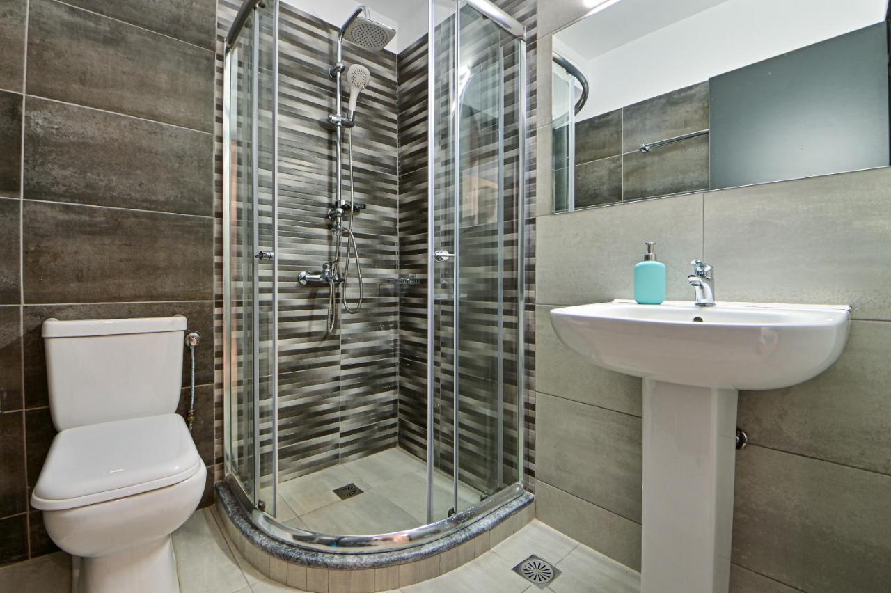 Beautiful New Apartment 5 Min From Piraeus Port Exteriör bild