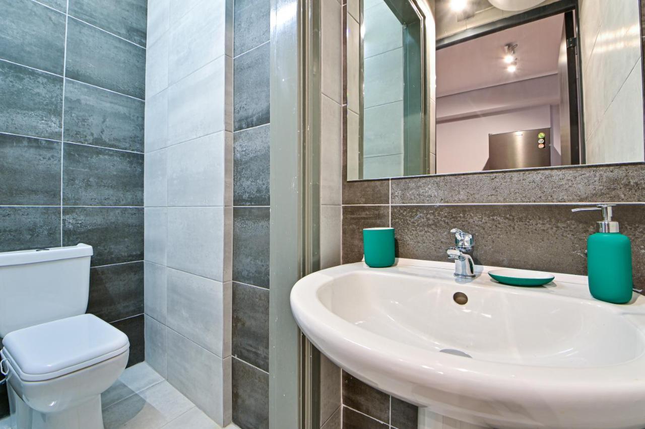 Beautiful New Apartment 5 Min From Piraeus Port Exteriör bild